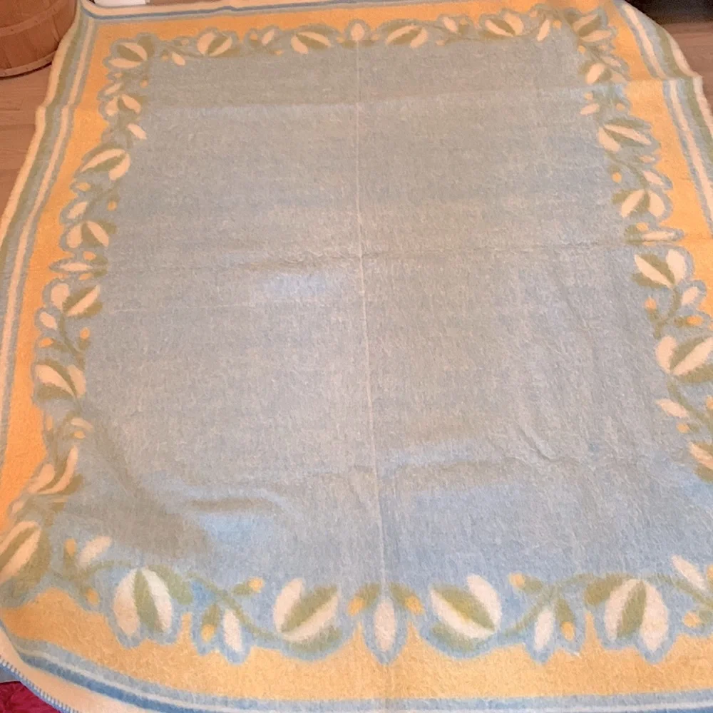 Vintage Art Deco Wool Blanket in perfect condition! - Picture 1 of 8